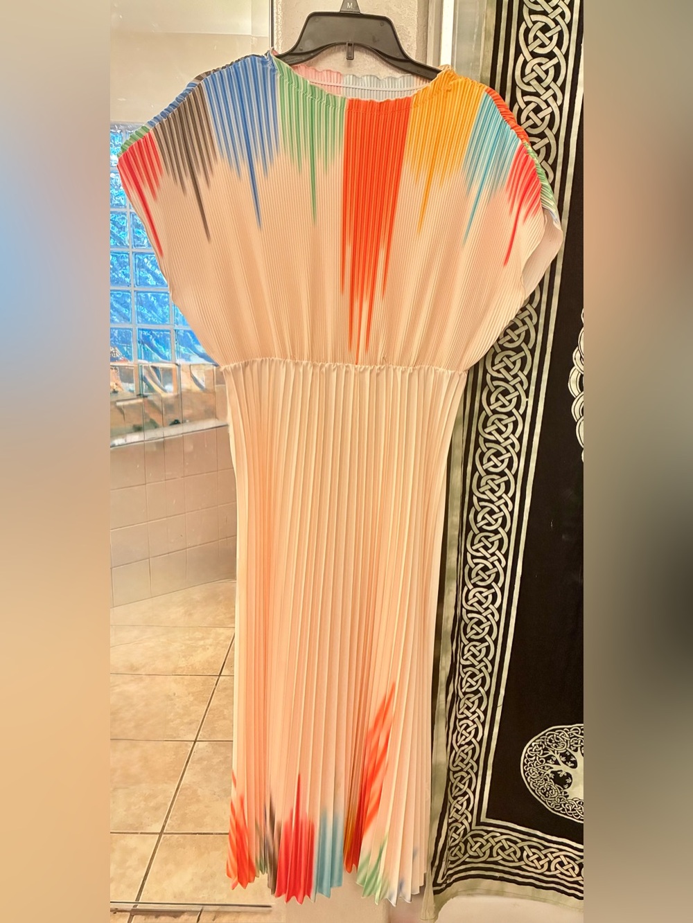 SHEIN Cream Pleated Maxi Dress with Multicolor Brushstroke Accents 0XL